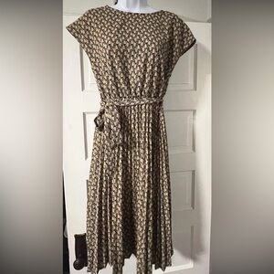 Elegant Beige Patterned Dress